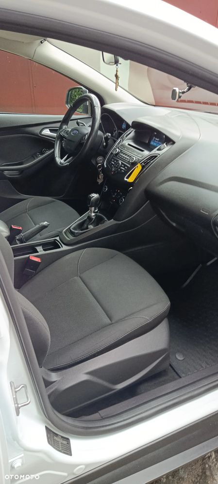 Ford Focus 1.5 TDCi SYNC Edition - 11