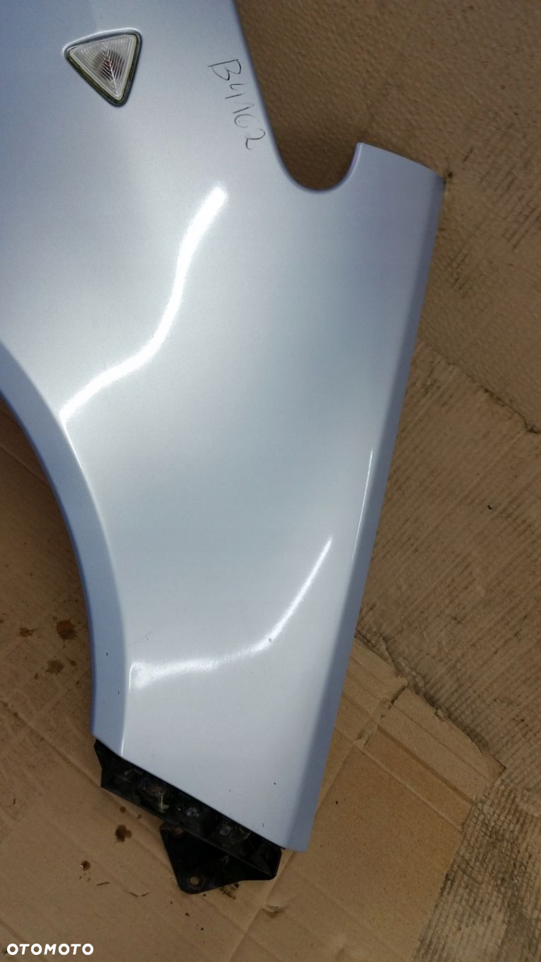 BŁOTNIK PRZÓD PRAWY MITSUBISHI COLT CZ3 3 DRZWI KOL T42 - 2
