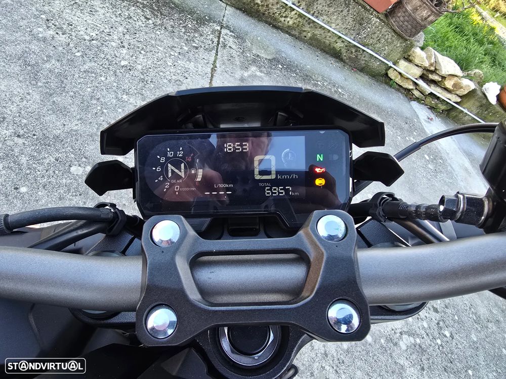 Honda CB R - 11