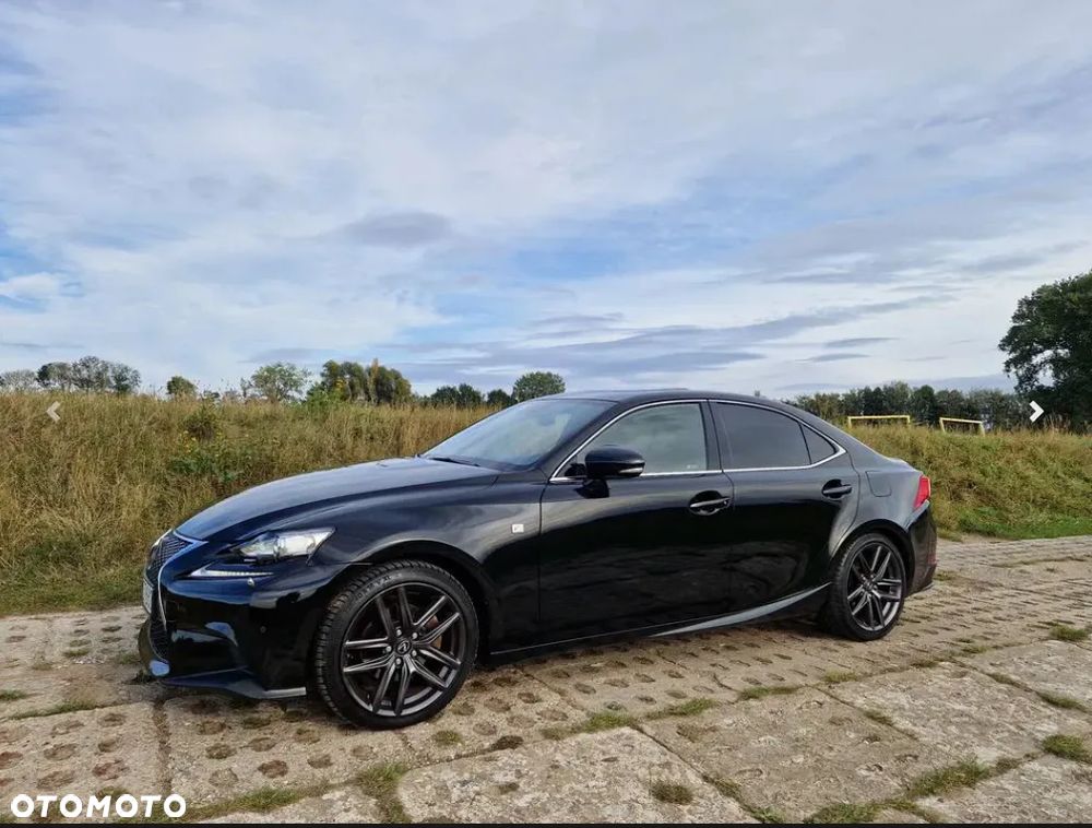 Lexus IS 300h F Sport - 1