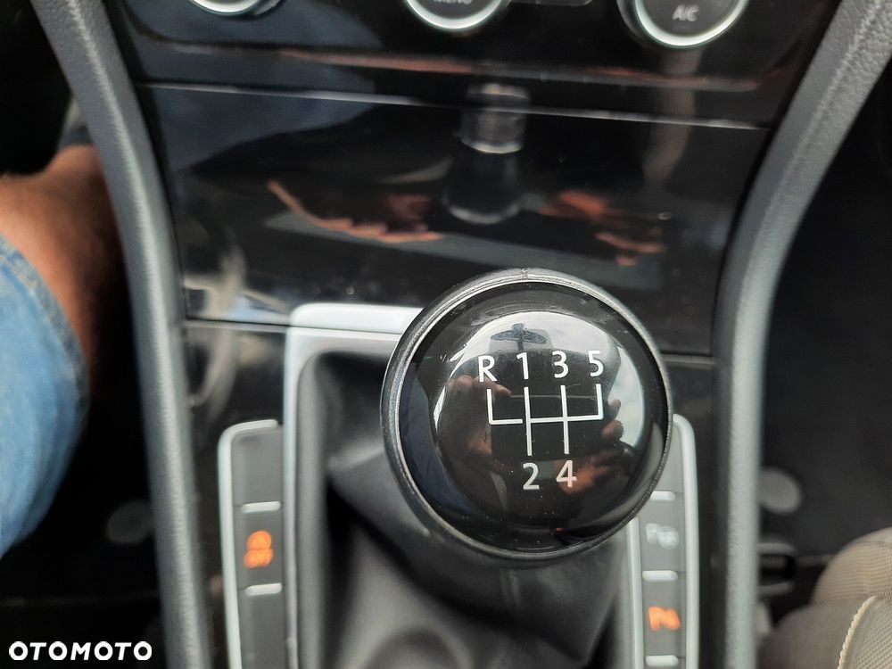 Volkswagen Golf 1.6 TDI DPF Comfortline - 37