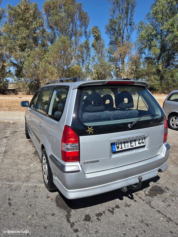 Mitsubishi Space Runner - 5