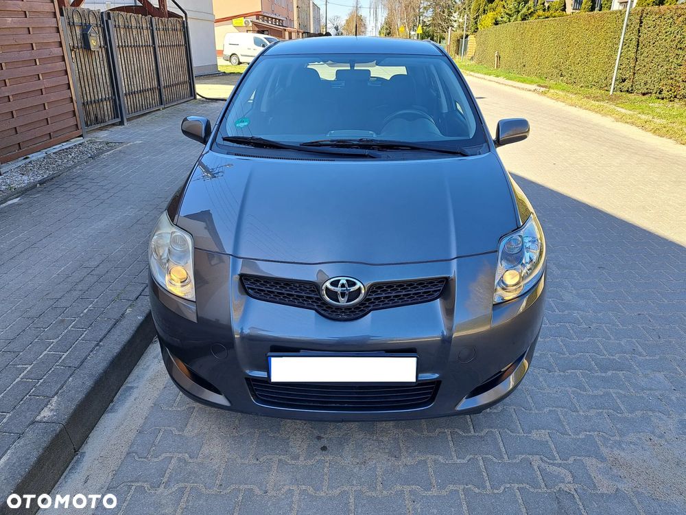 Toyota Auris - 1