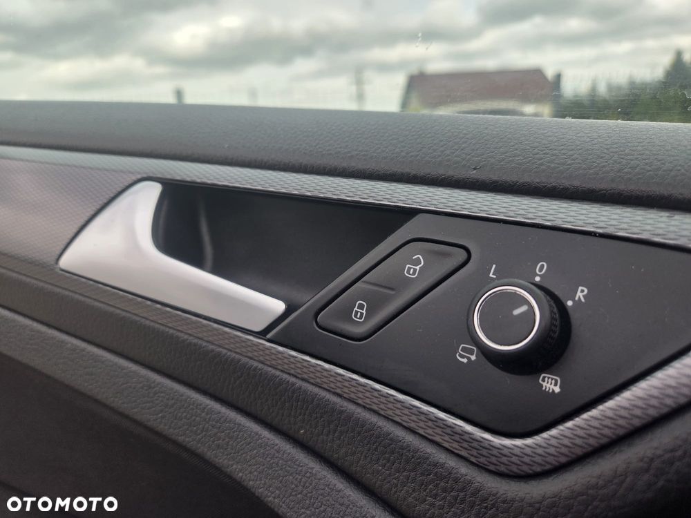Volkswagen Golf 2.0 TDI BlueMotion Technology Lounge - 14