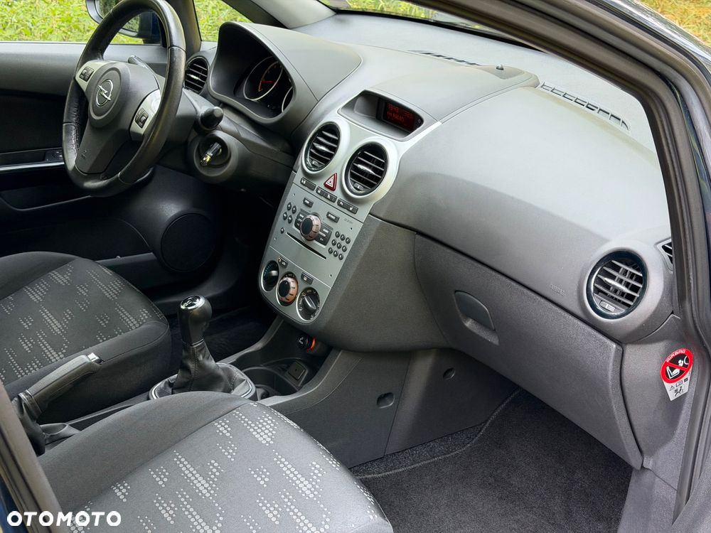 Opel Corsa 1.4 16V Satellite - 20