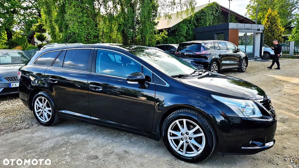 Toyota Avensis Touring Sports 1.8 Executive - 8