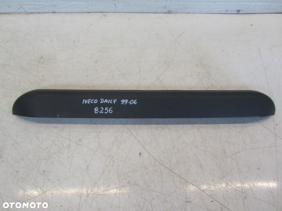 iveco daily 2.3HPI 99-06 listwa oświetlenia rejestracji - 1