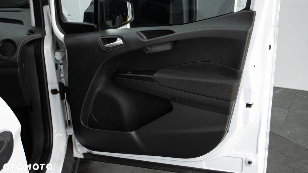 Ford Transit Courier - 31