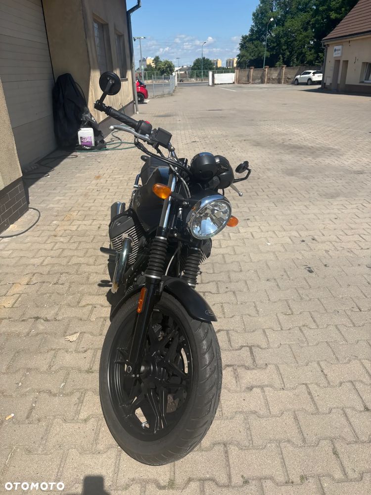 Moto Guzzi V7 - 6