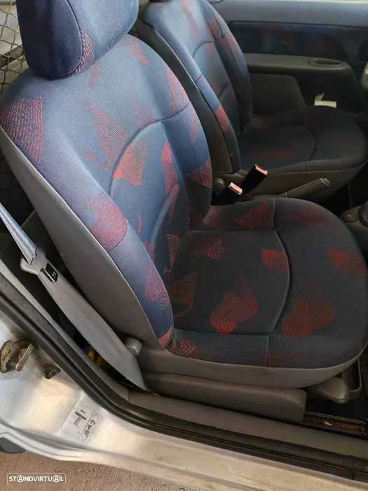 Renault Clio 1.9 D RN - 7