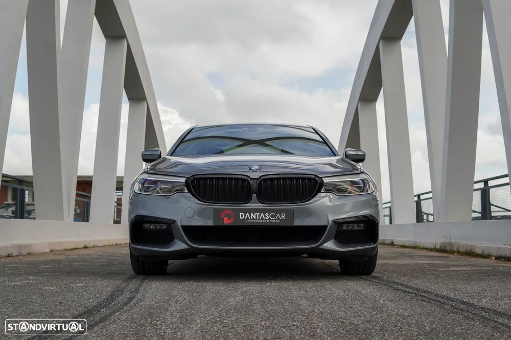 BMW 530 e Pack Desportivo M - 2