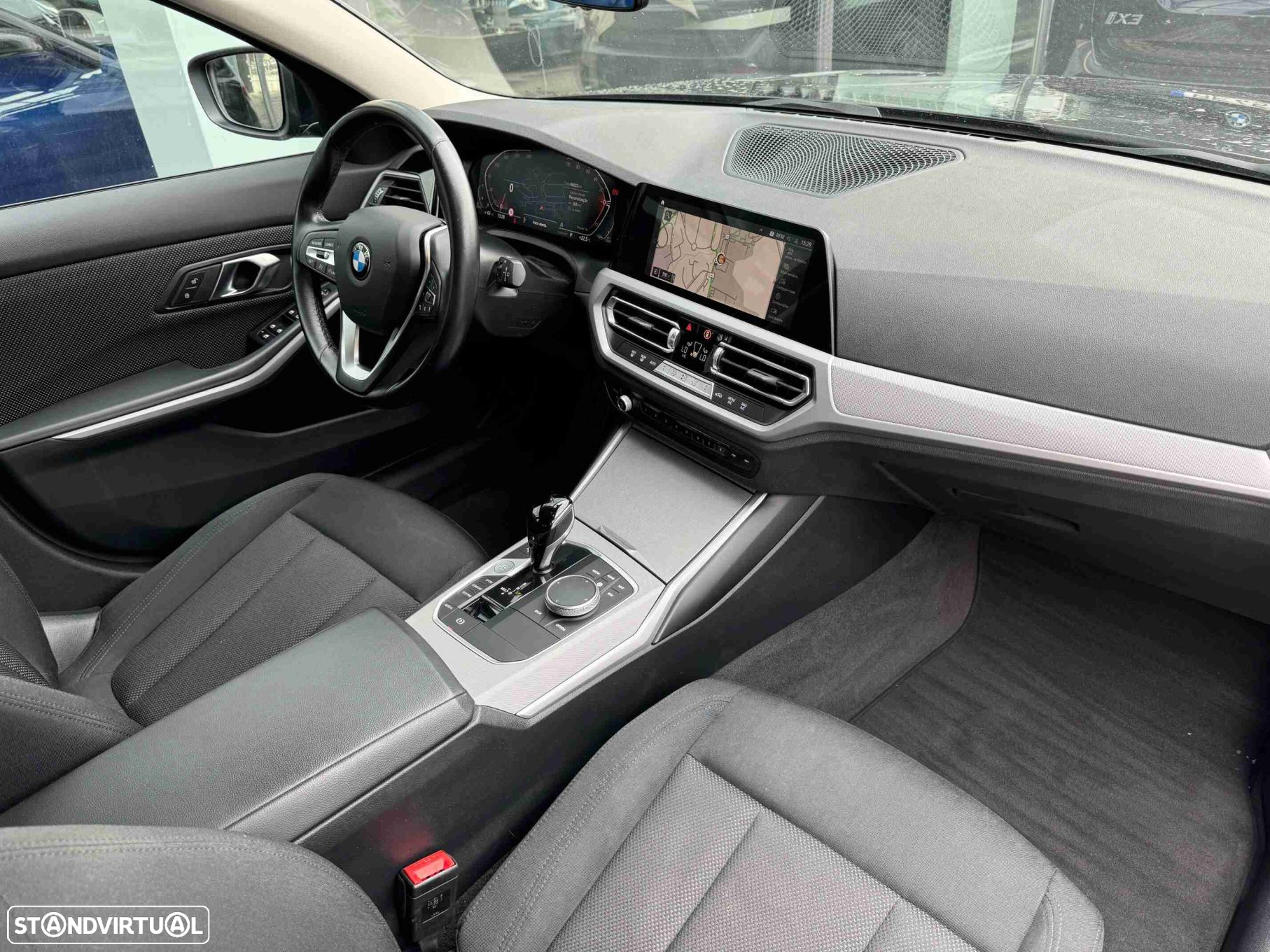 BMW 318 d Touring Auto - 9