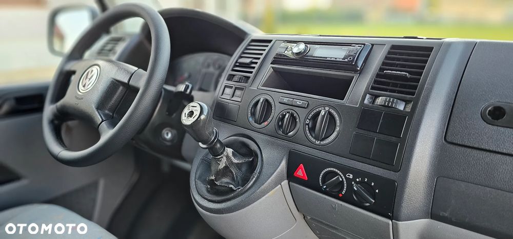 Volkswagen Transporter - 22