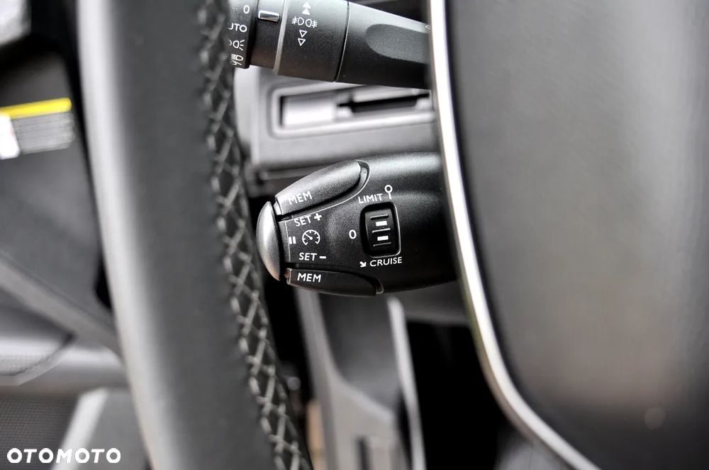 Peugeot 5008 1.5 BlueHDi Allure Pack S&S - 29