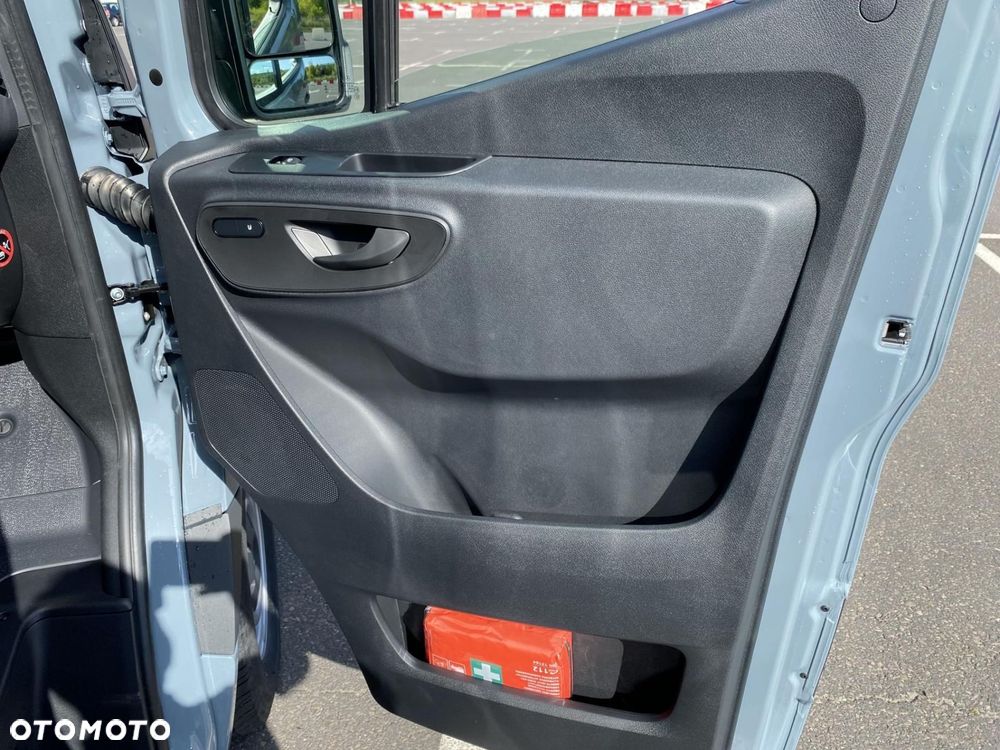 Mercedes-Benz Sprinter - 17