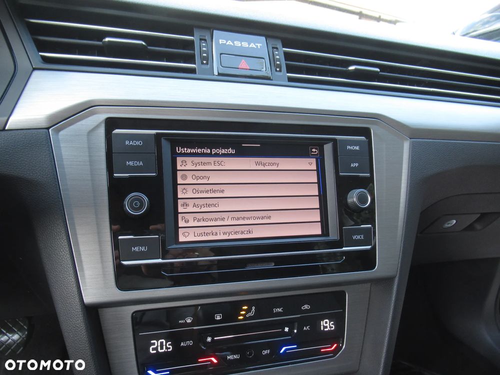 Volkswagen Passat 1.5 TSI EVO Essence - 18