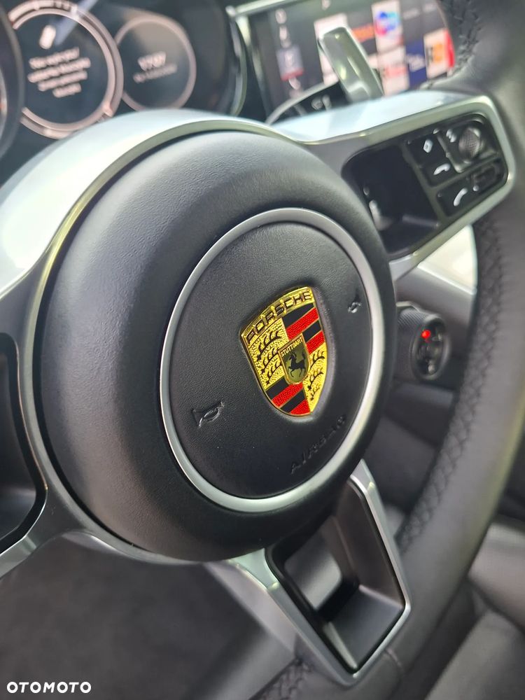 Porsche Panamera 4S - 11