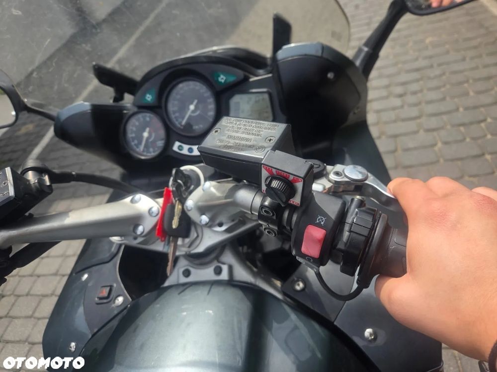 Yamaha FJR - 8