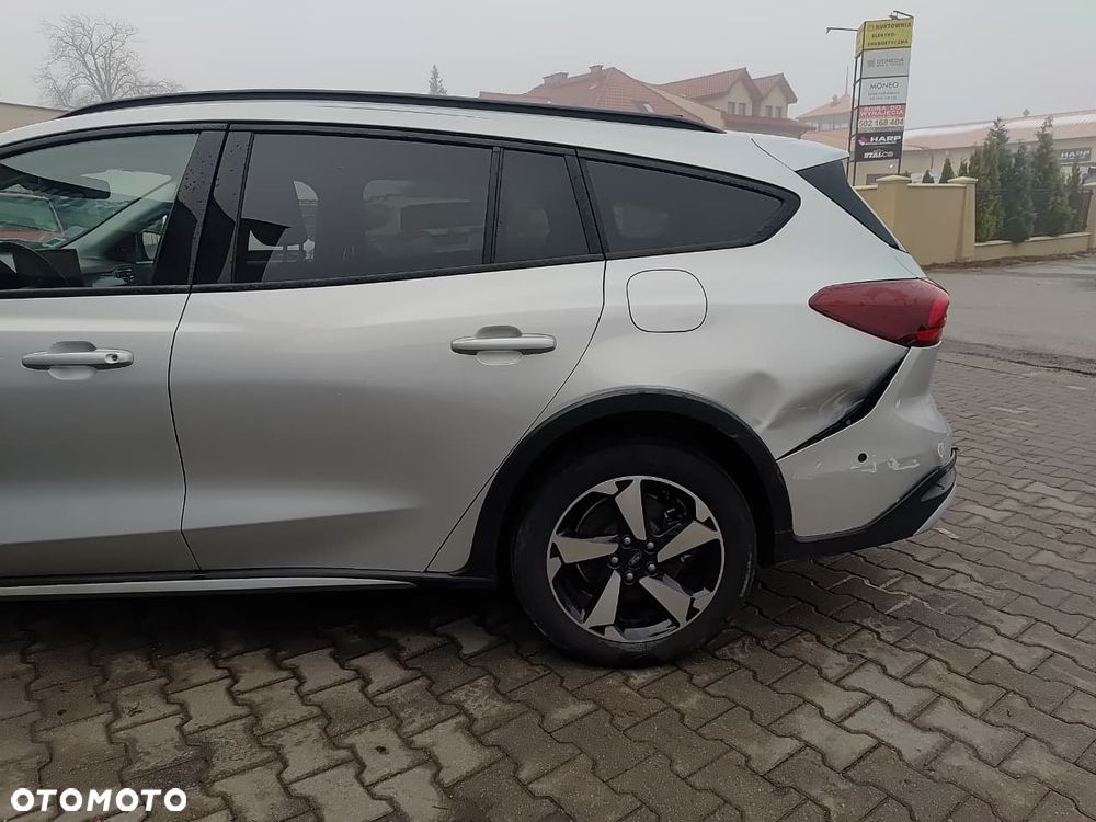 Ford Focus 1.0 EcoBoost Hybrid ACTIVE X - 6