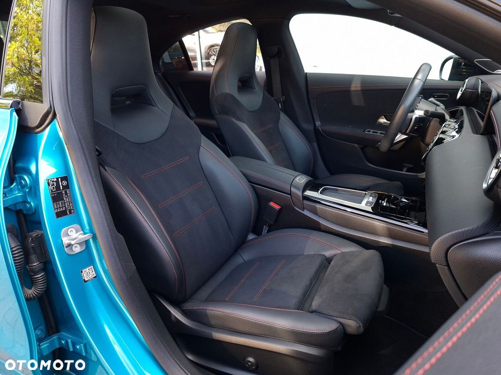 Mercedes-Benz CLA - 16