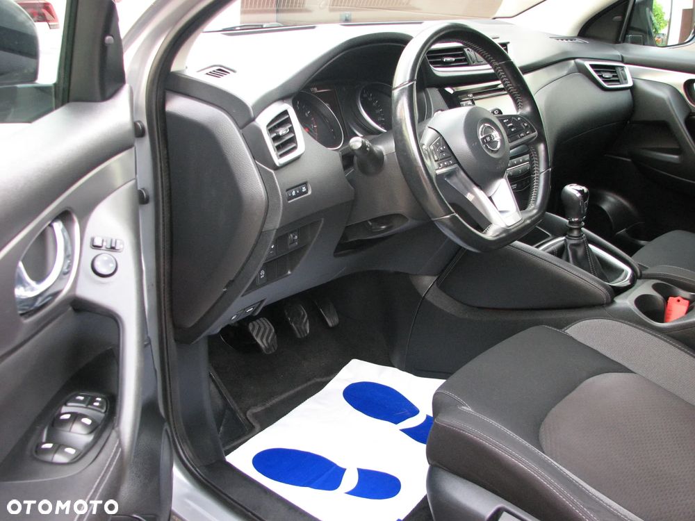Nissan Qashqai 1.2 DIG-T N-Connecta EU6 - 16