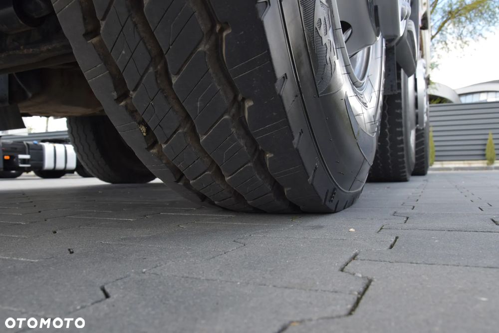 Scania P410 / 8x4 / EURO 6 / WYWROTKA / HYDROBURTA / AUTOMAT / KAMERA COFANIA / NAWIGACJA / HAK / NISKI PRZEBIEG / 2016 / SERWISOWANY / SPROWADZONY - 12