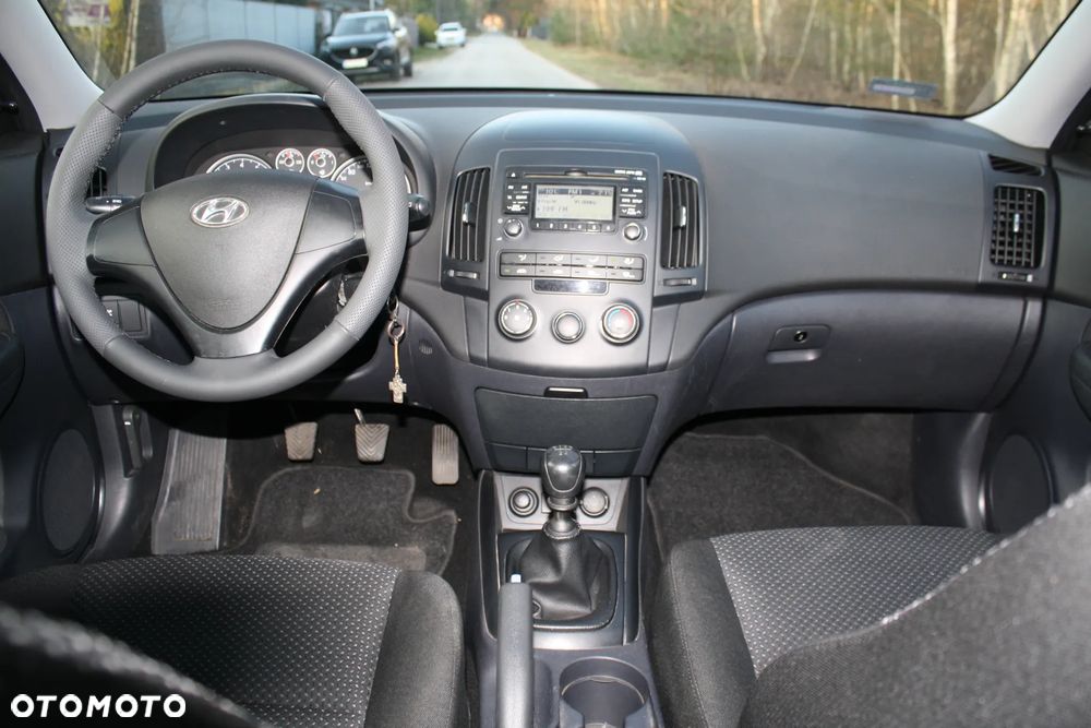 Hyundai i30 1.4 Classic + - 17