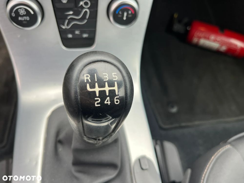 Volvo V50 DPF DRIVe Momentum - 25