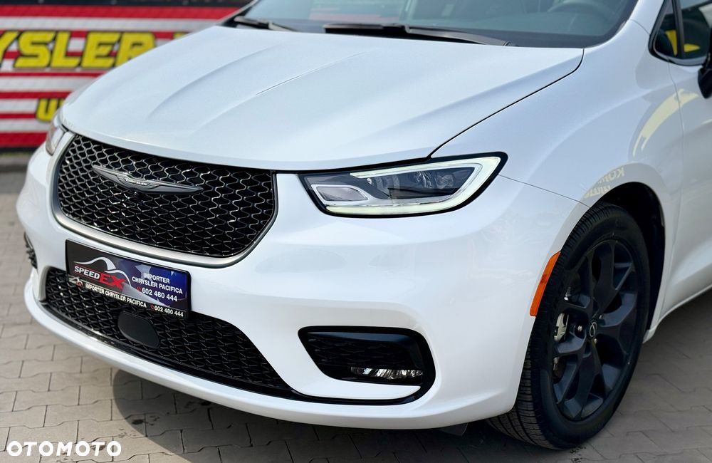 Chrysler Pacifica - 5