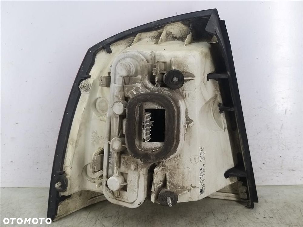 Lampa prawa tylna tył Opel Astra II G HATCHBACK 1998-2009 13110931 ORYGINAŁ - 2
