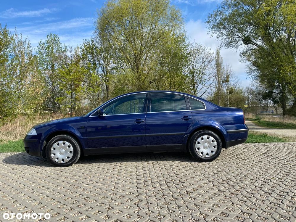 Volkswagen Passat - 4