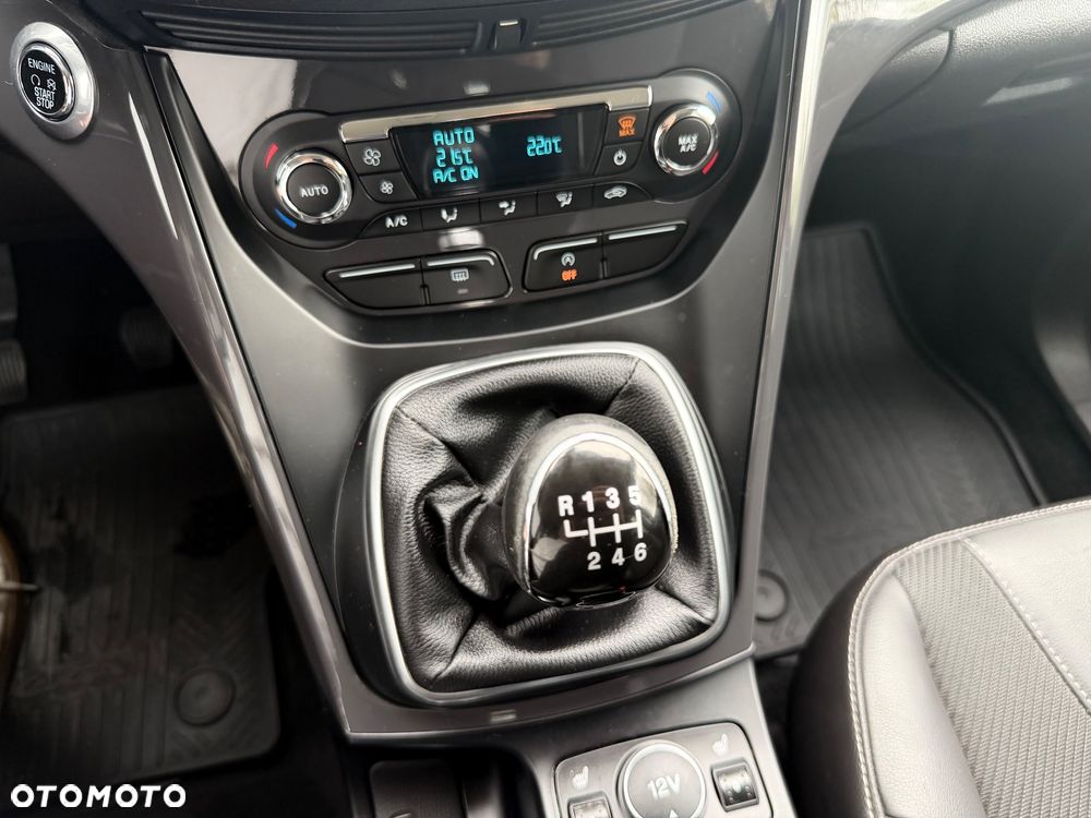 Ford Kuga 1.5 EcoBoost 2x4 Titanium - 26