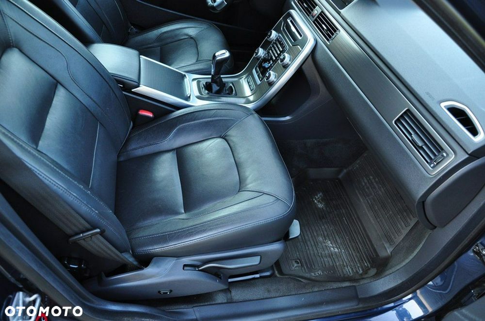 Volvo V70 D4 Summum - 30