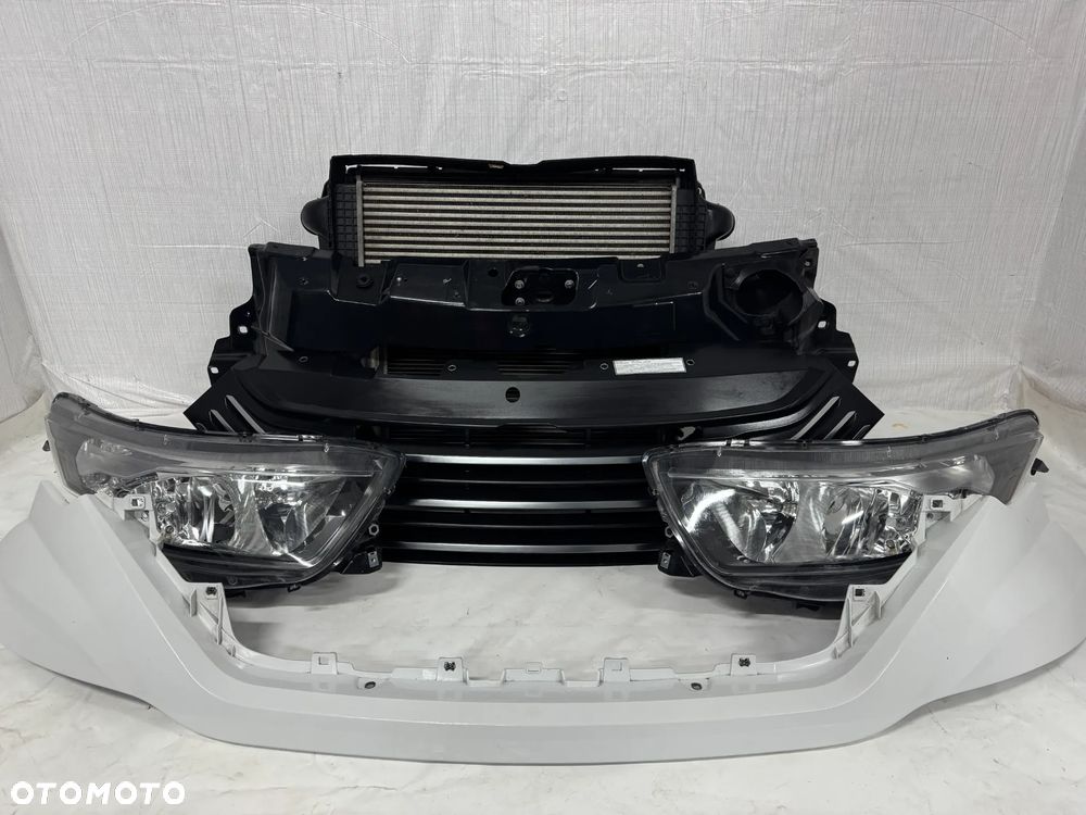 Iveco Daily 19- pas przedni chłodnice lampy grill atrapa