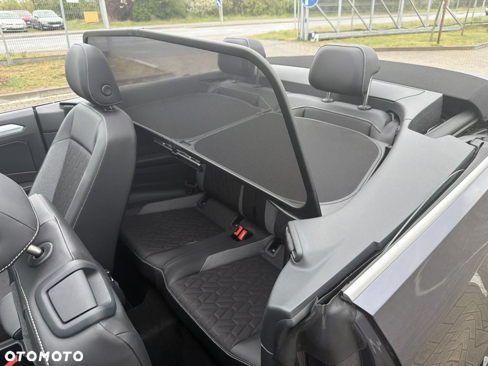 Volkswagen T-Roc - 17