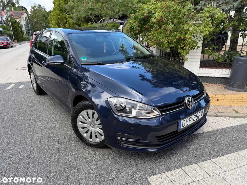 Volkswagen Golf - 1