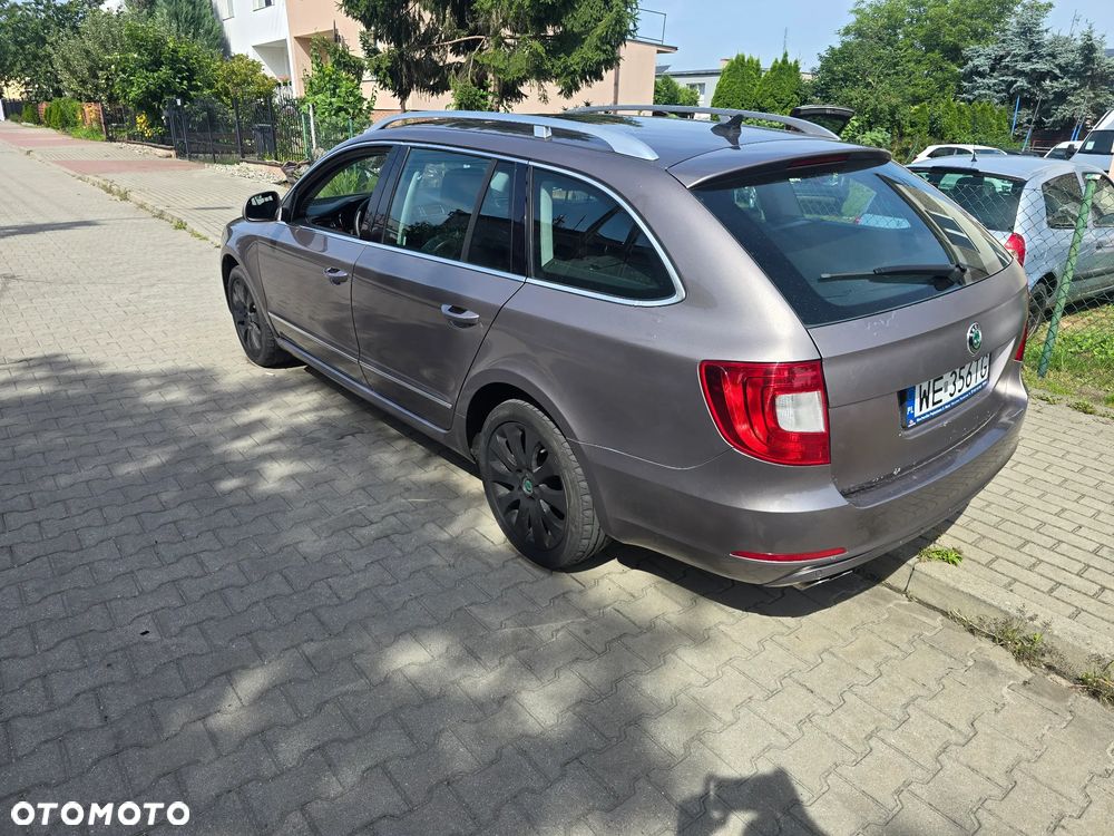 Skoda Superb 2.0 TDI Elegance DSG - 4