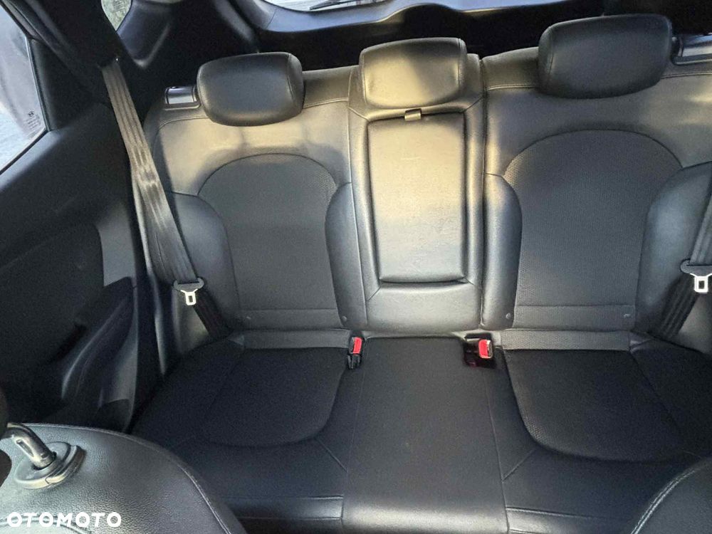 Hyundai ix35 1.7 CRDi Comfort 2WD - 18