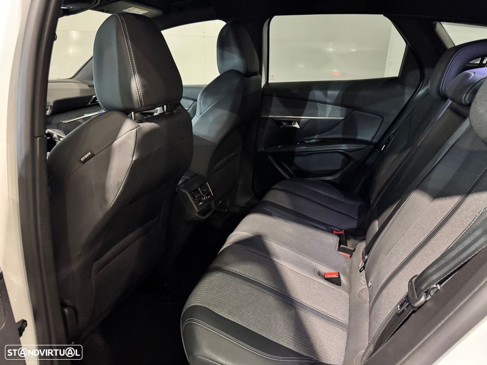 Peugeot 3008 1.5 BlueHDi Allure Pack EAT8 - 27