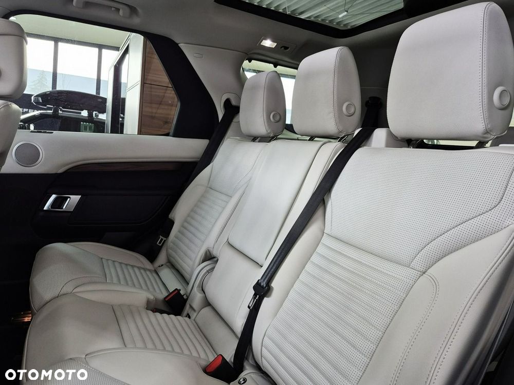 Land Rover Discovery D250 Dynamic SE - 28