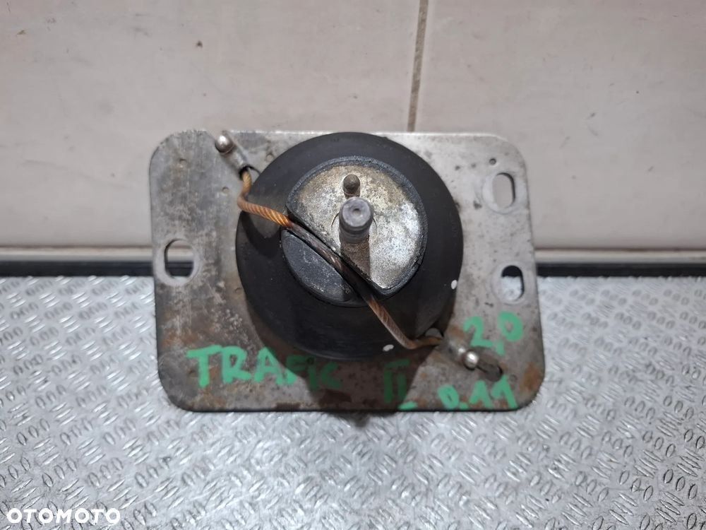 Łapa poduszka silnika Renault Trafic II 2011 rok 2,0D nr 8200411257 - 1