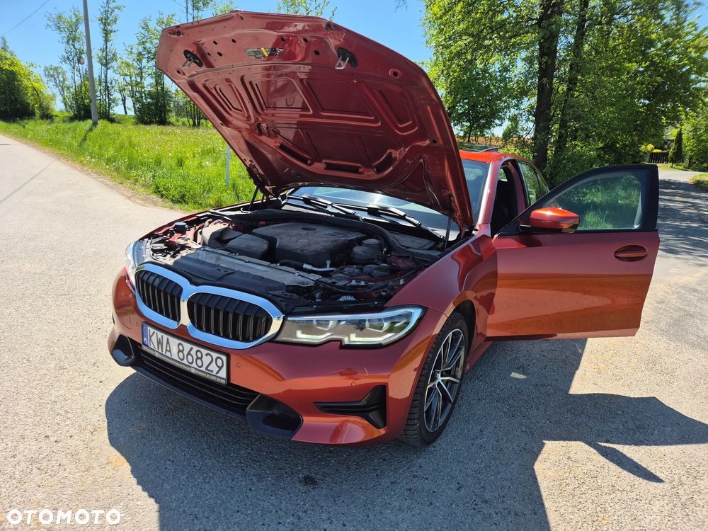 BMW Seria 3 330i xDrive Sport Line - 4