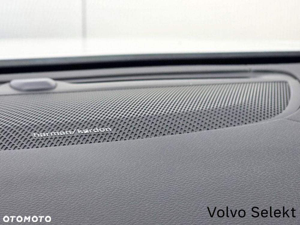 Volvo V90 Cross Country - 35
