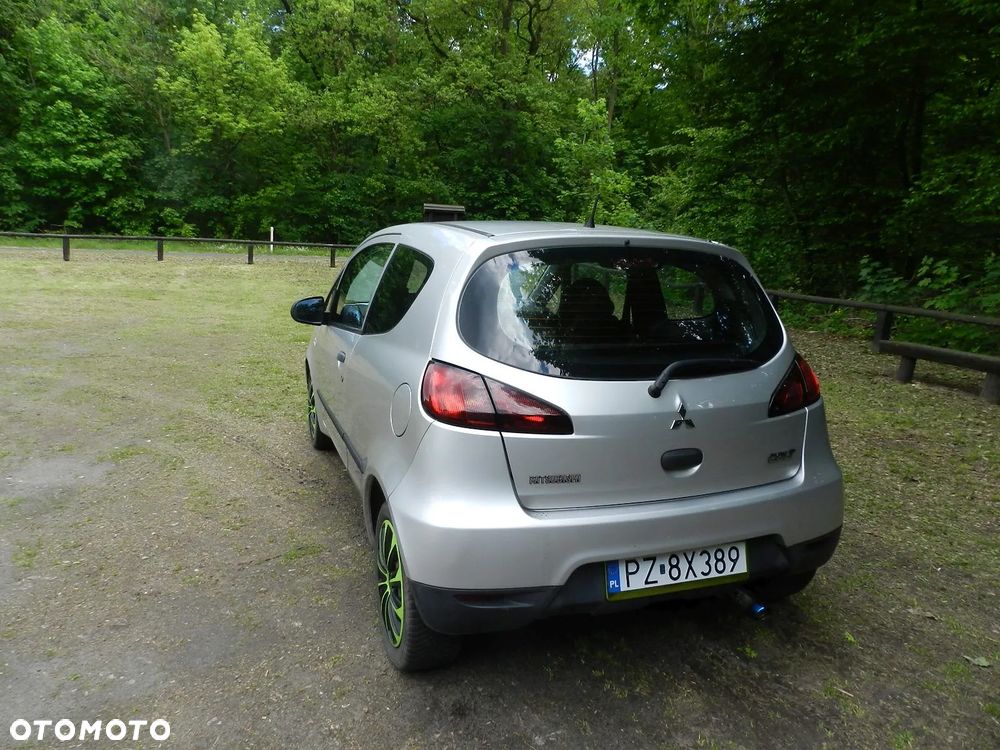 Mitsubishi Colt - 8