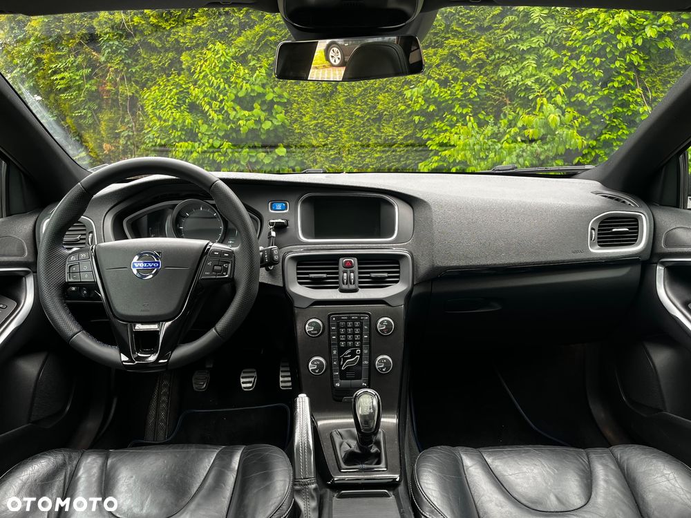 Volvo V40 D2 R Design - 19