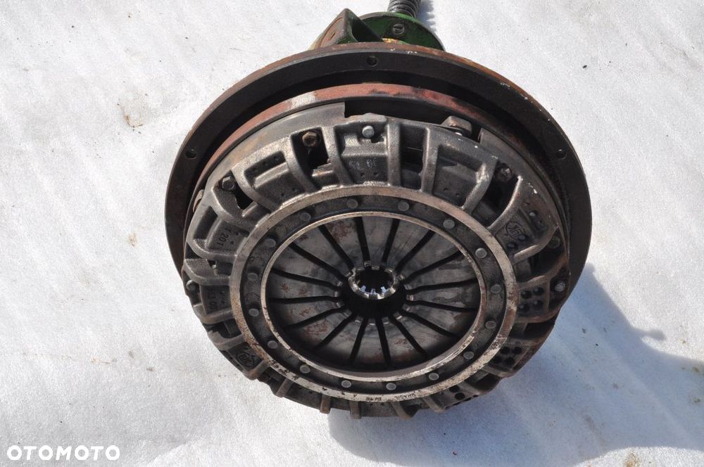 SPRZĘGŁO WAŁEK SPRZĘGŁOWY OBUDOWA JOHN DEERE 1177 NR Z10971 - 2