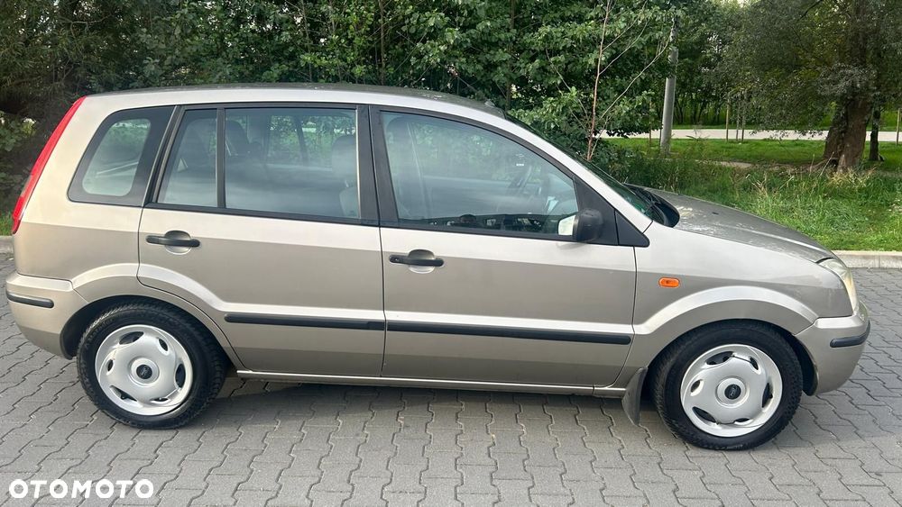 Ford Fusion - 4