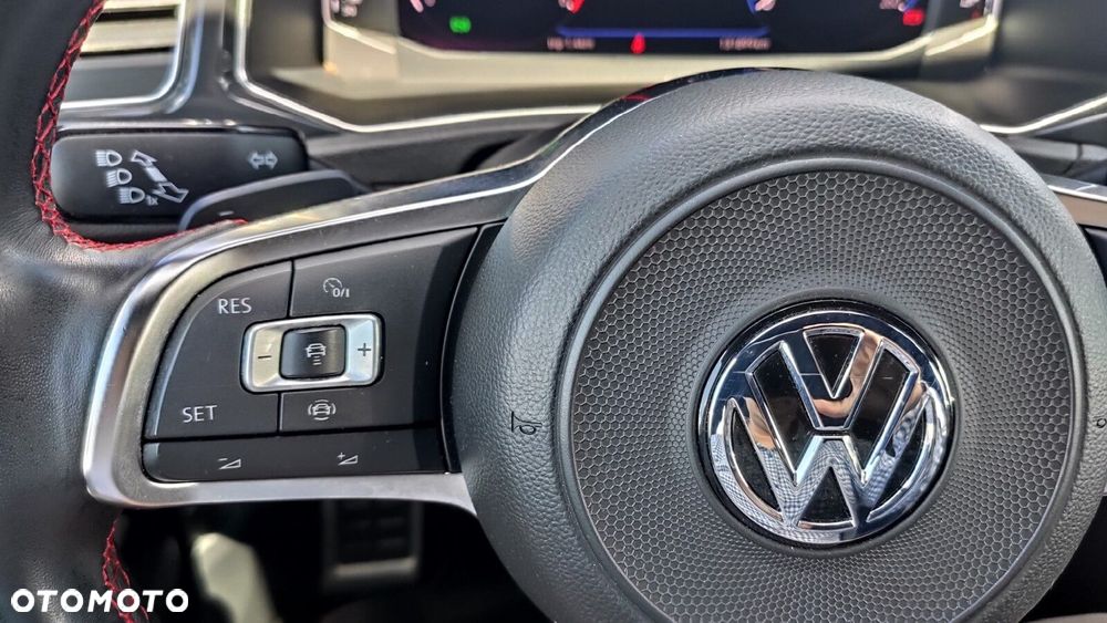 Volkswagen T-Roc - 14