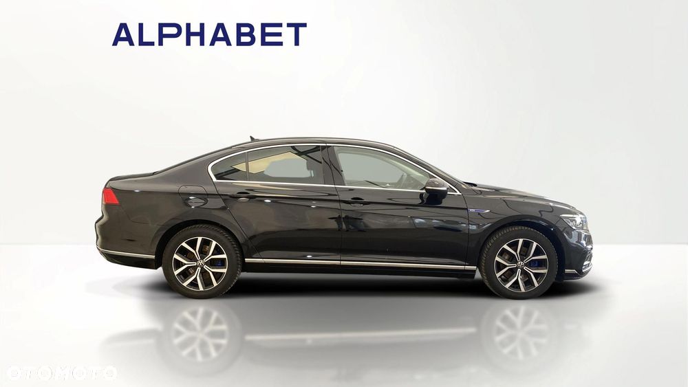 Volkswagen Passat - 6