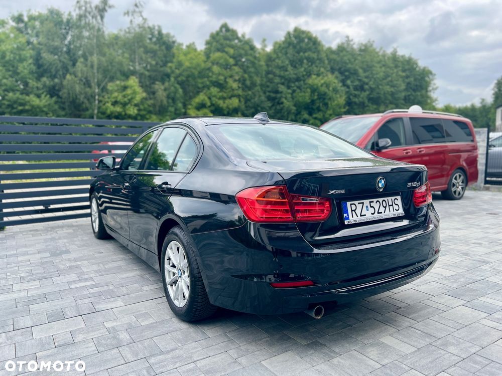 BMW Seria 3 318d xDrive Sport Line - 4